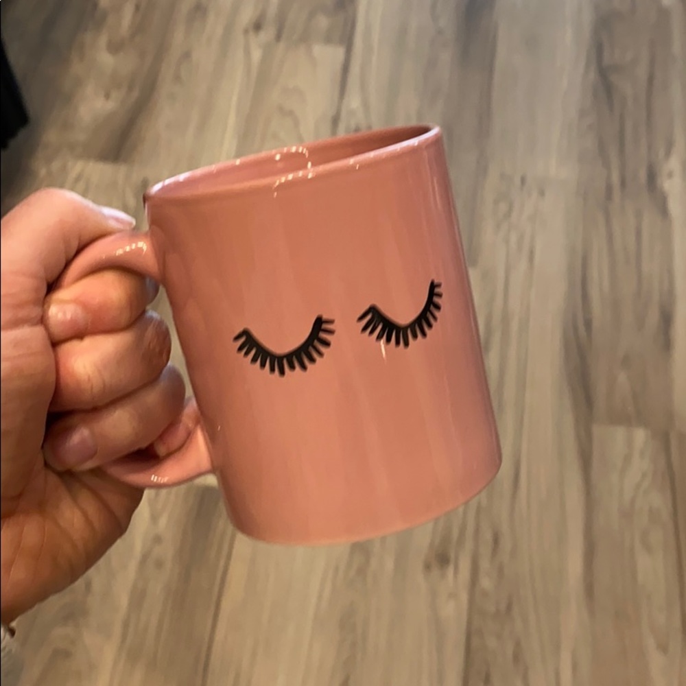 Pink eyelash mug